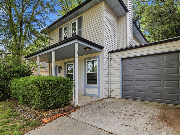 3rd image of 7668 Chatham Cir
