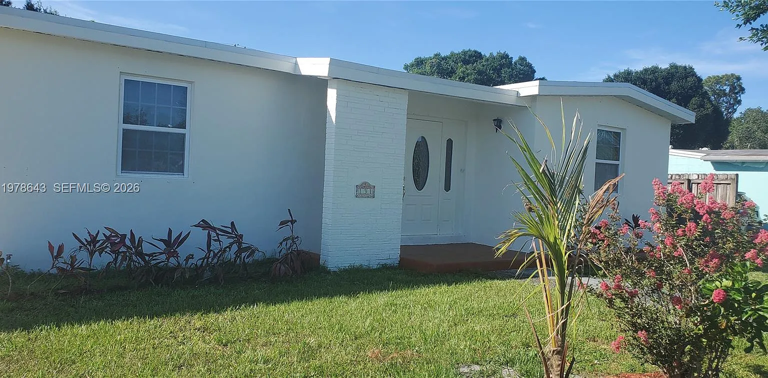River Park Unit 5 — Photo 1
