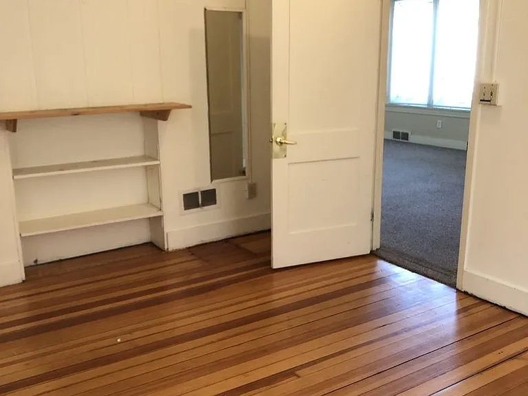 619 Bowery St — Photo 10