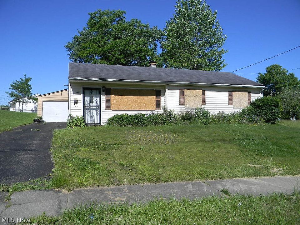 1st image of 62 Fincastle Ln