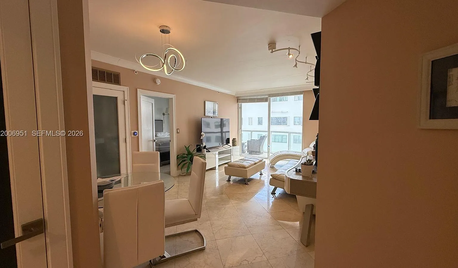 Akoya Condo — Photo 3