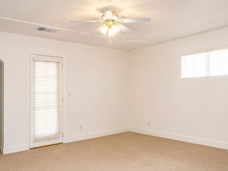 131 Hidden Glen Dr — Photo 4