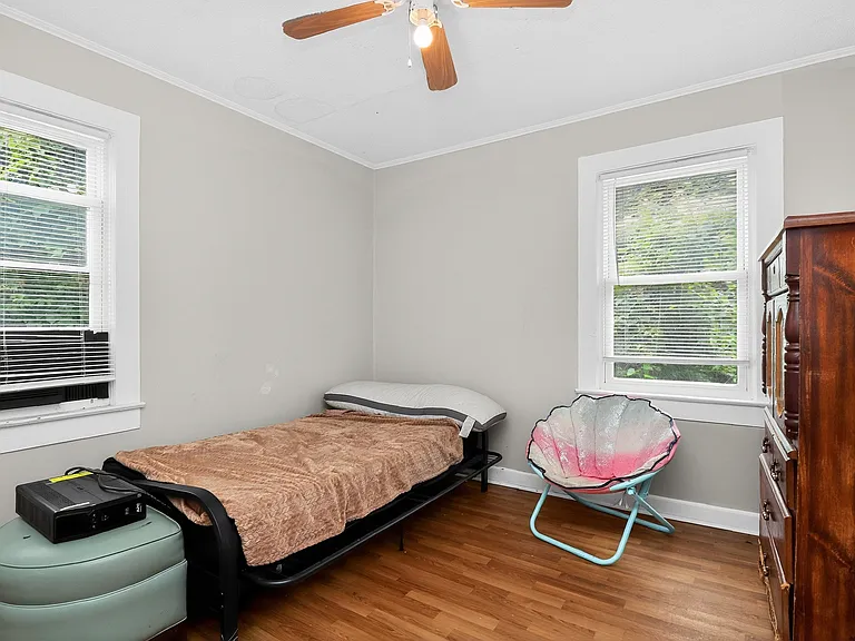 340 Clay St — Photo 13