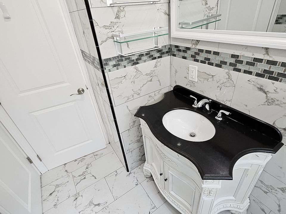 Bathroom sink