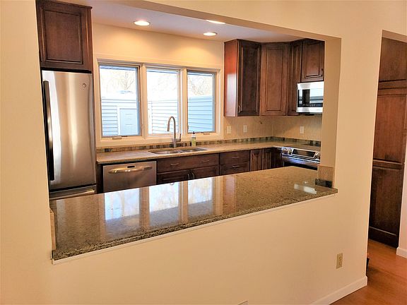 4th image of 2712 Mackubin St