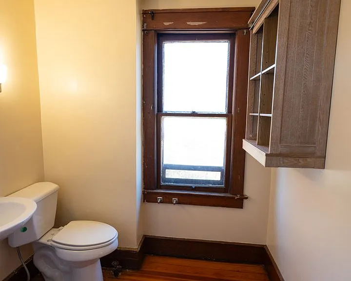 21 Moore Ave — Photo 22