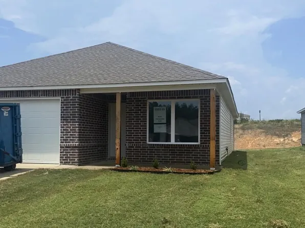 8016 Chesapeake Trl, Bauxite, AR 72011