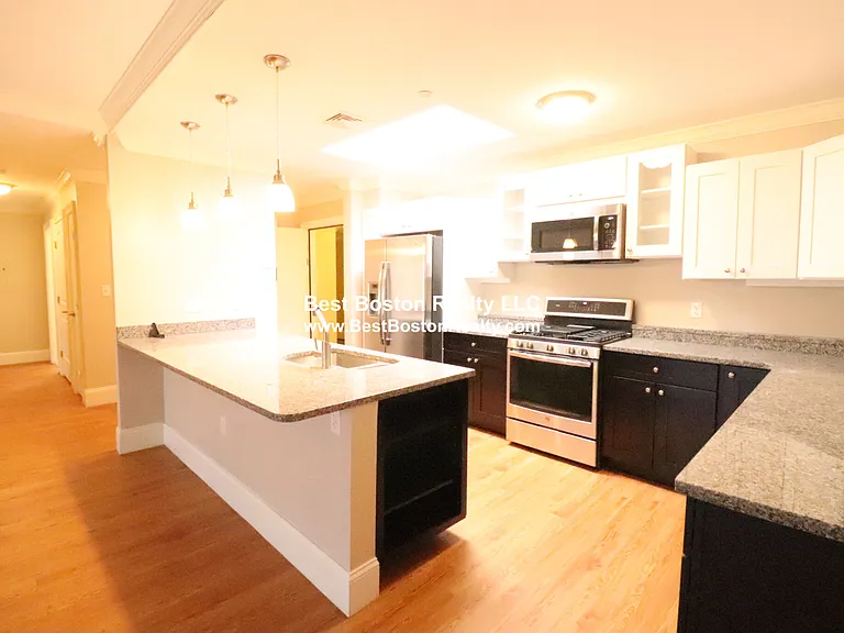 286 Main St #104 — Photo 5