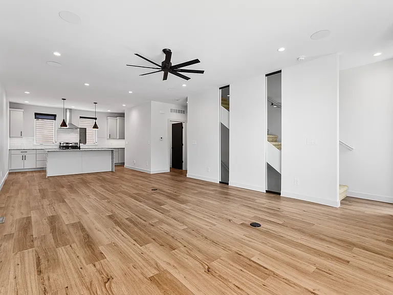 14 Lincoln Ave #4 — Photo 4