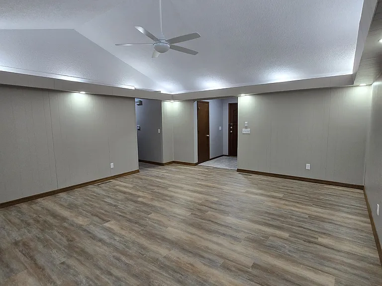 3863 W Driftwood St — Photo 2