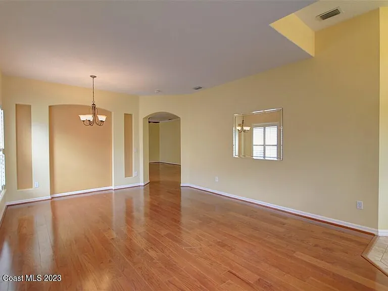 1648 Kestrel Ct — Photo 4