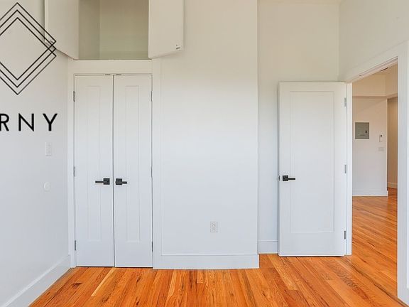 5th image of 275 Kosciuszko St #305B