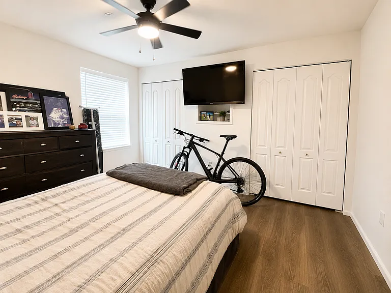 Guest bedroom, two large closets with bike use included