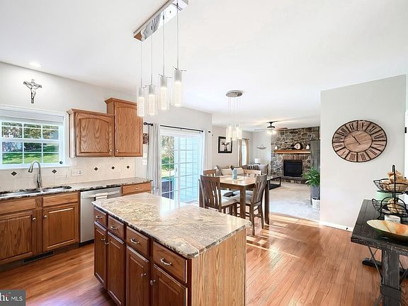 4th image of 330 Beck Rd