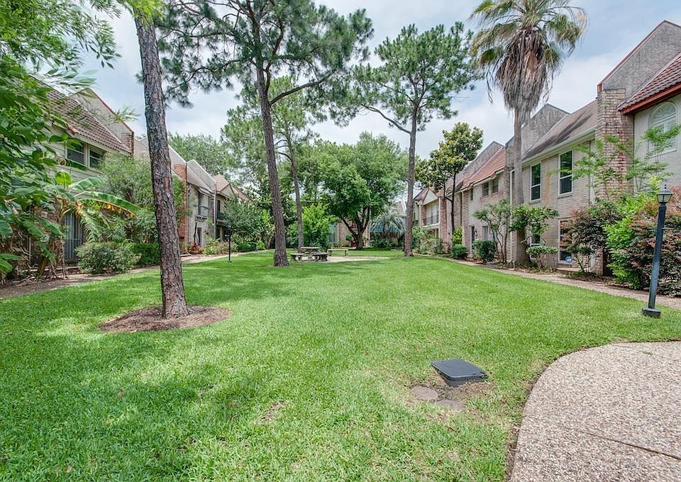 1st image of 10758 Briar Forest Dr #7-4