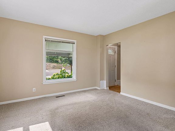5th image of 333 8th Ave N