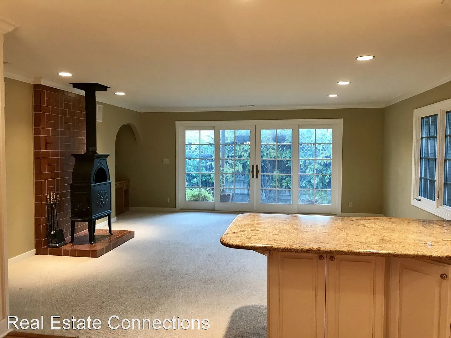 1670 Hicks Ave photo 1