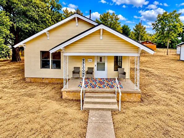1105 W Main St, Eastland, TX 76448