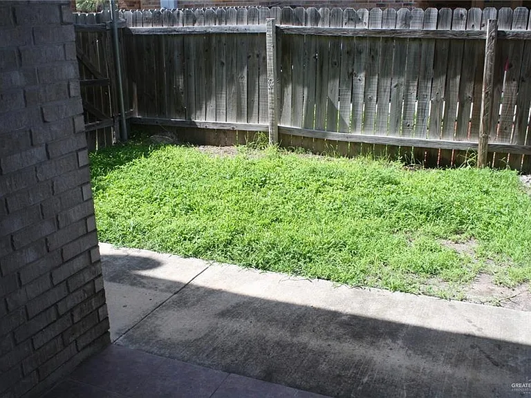 1204 W Kiwi Ave #A — Photo 18