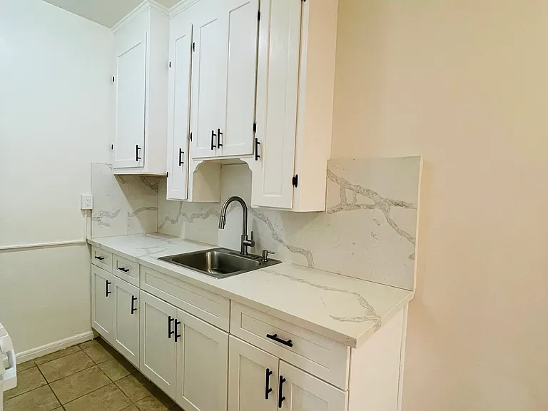 608 S Dunsmuir, LLC — Photo 2