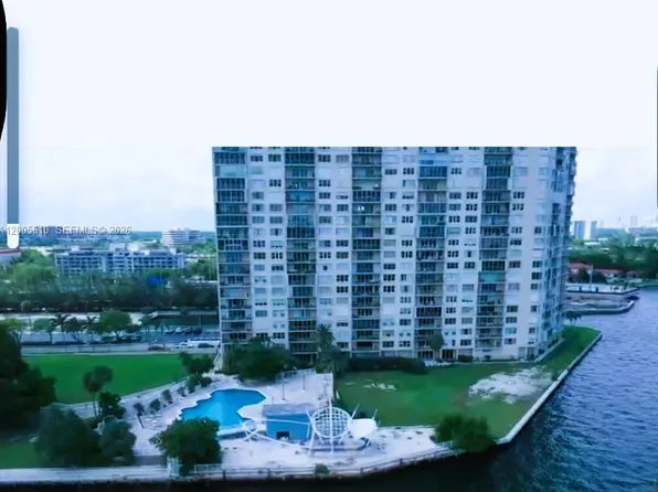 11111 Biscayne Blvd, Miami, FL