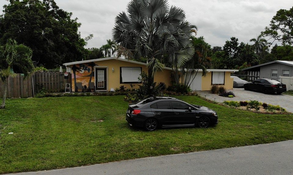 1st image of 2920 SW 13th Ct