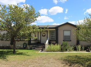 395 Crossing Dr, Harper, TX 78631