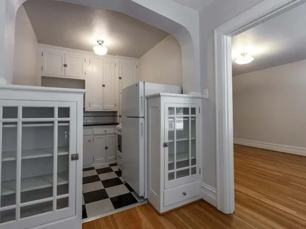 Elizabeth Apartments (Eliz01)