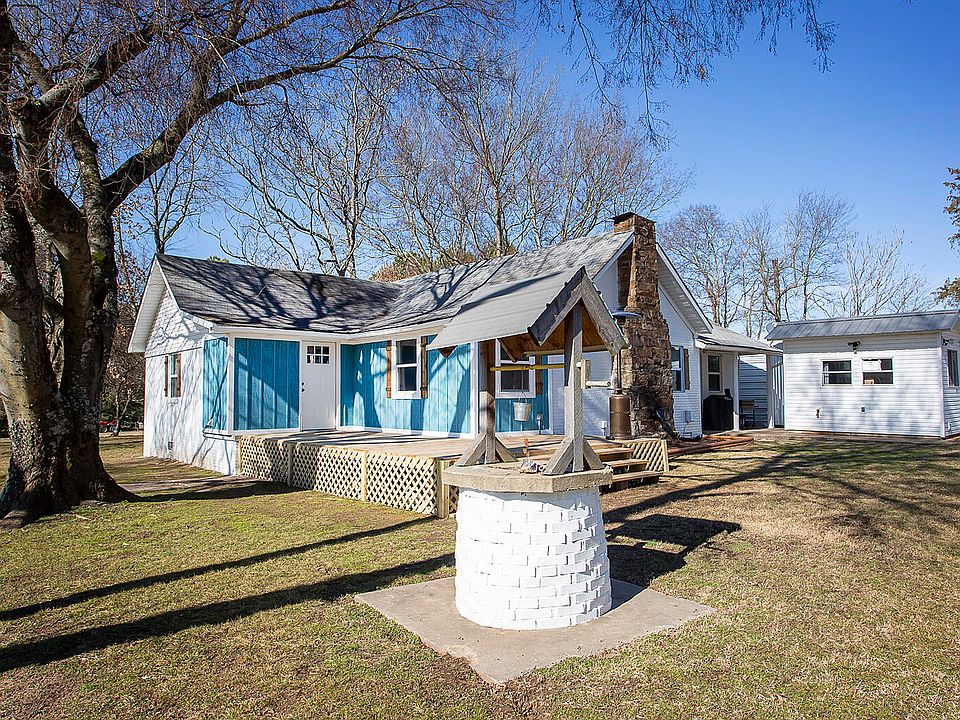 1st image of 144 Homer Roach Ln