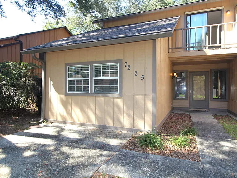 7225 Dogwood Terrace Dr #A — Photo 2