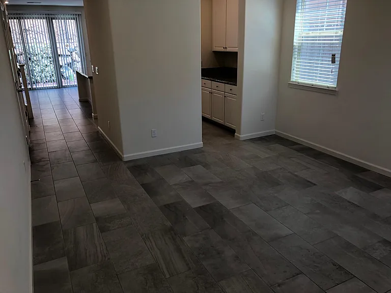 8013 Avanti Dr — Photo 38