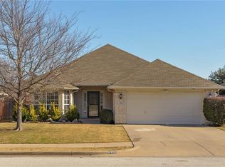 332 Bicole Dr, Burleson, TX 76028