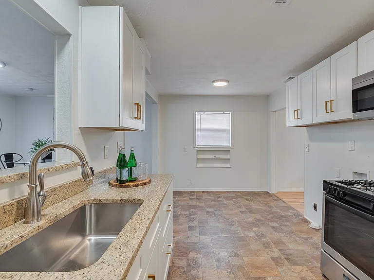1733 Melba Ct — Photo 10