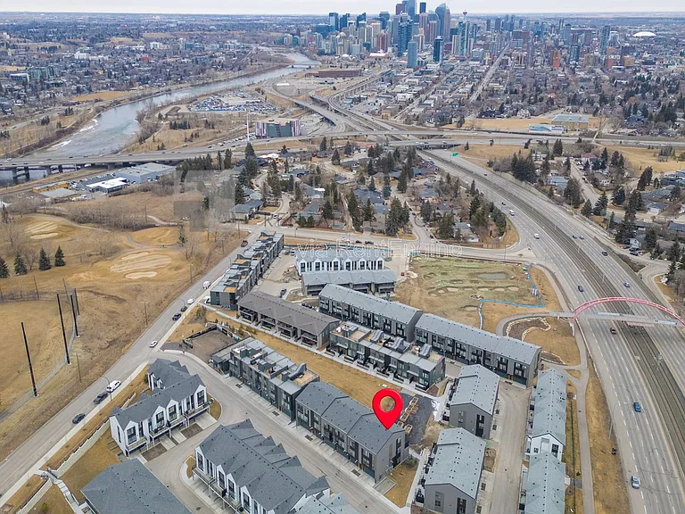 244 Sovereign Cres SW #1 — Photo 39