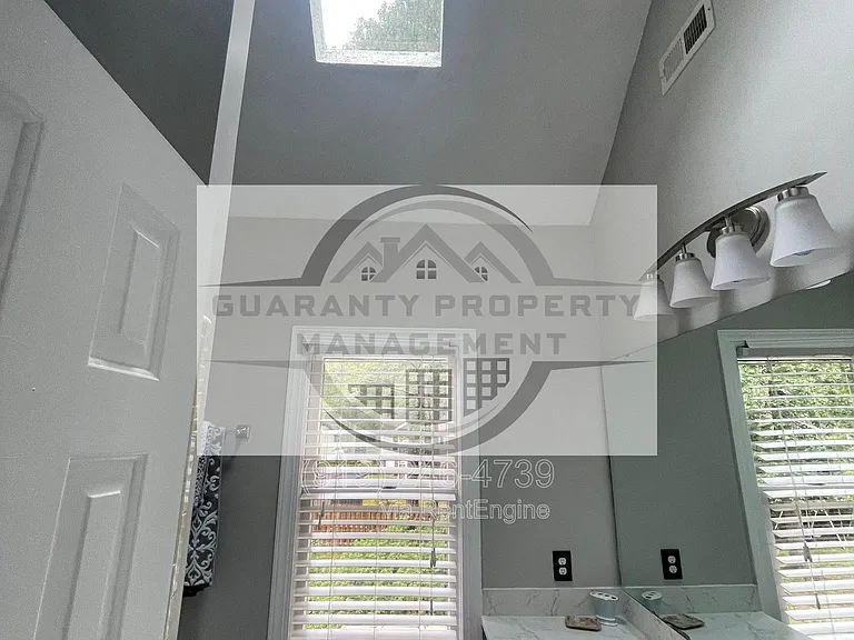 639 Greenwood Cir — Photo 6