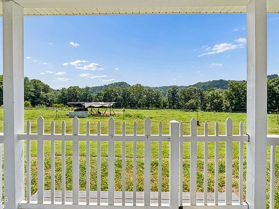 4th image of 143 Watauga Flats Rd