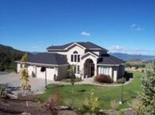 4001 N Roxy Dr, Medford, OR 97504