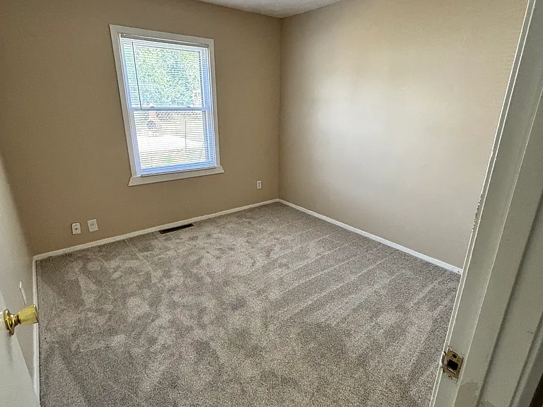 7343 S 71st Ave — Photo 7