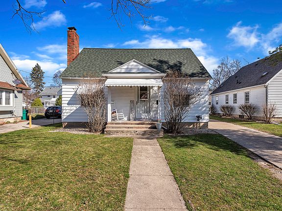 2nd image of 304 W Greenlawn Ave