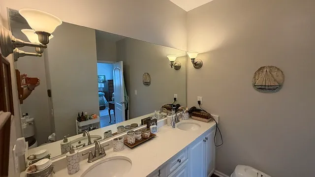 1028 Grace Hill Dr — Photo 35