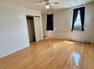 2122 S 10th St Floor 2, Philadelphia, PA 19148