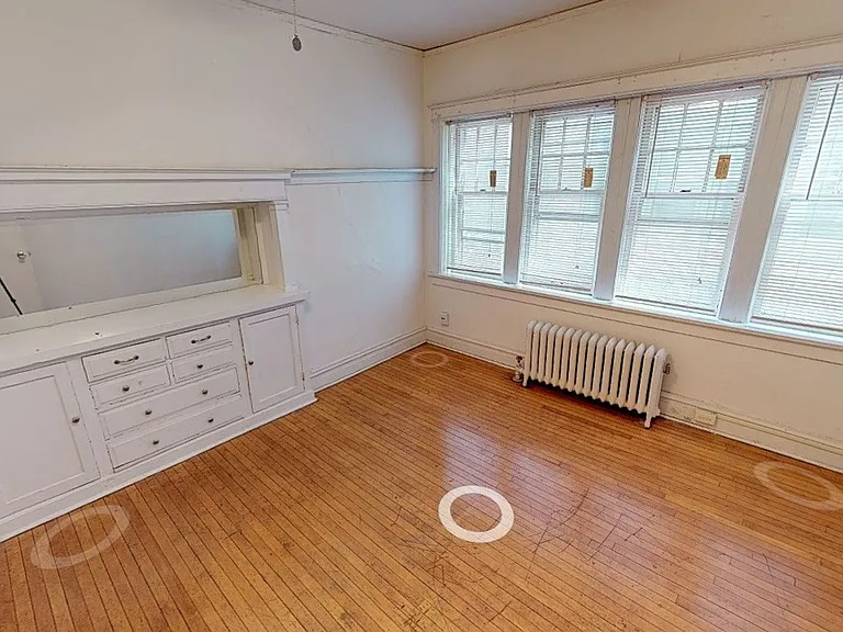 1902 E Linnwood Ave — Photo 53