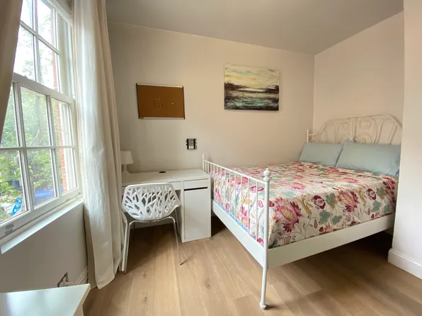 239 West 12th Street image 2 of 4