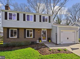 15714 Vista Dr, Dumfries, VA 22025