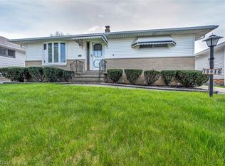 15816 Rowena Ave, Maple Heights, OH 44137