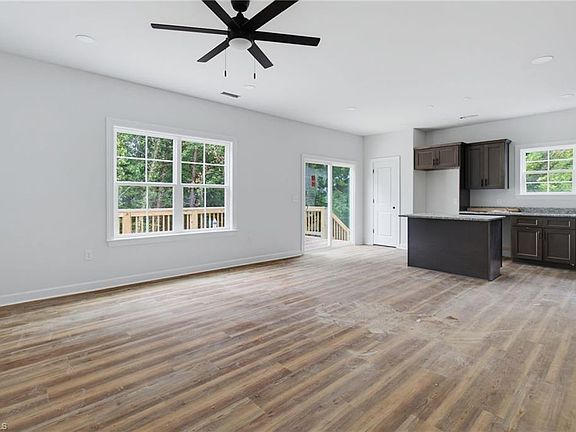 5th image of 1023 Duggins St