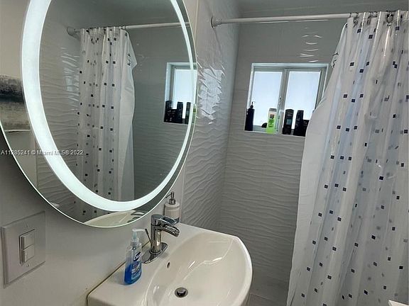 4th image of 571 Westwood Ln #0