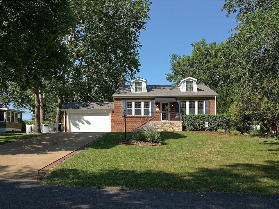 1st image of 10041 Lakeside Dr