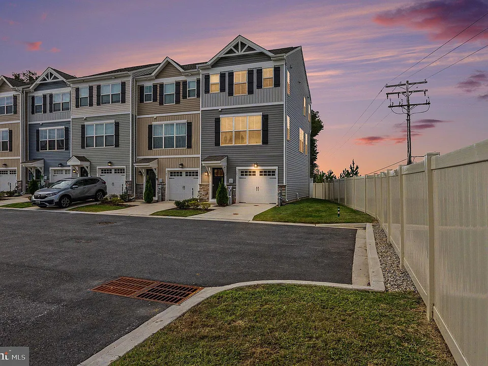 303 Sear Ct