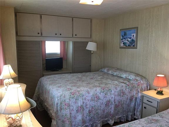 5th image of 1828 Palm Springs St